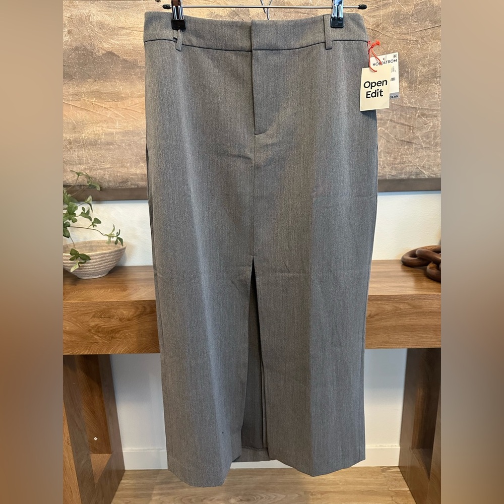 NWT Nordstrom Open Edit grey high-waisted grey skirt with front slit Size M